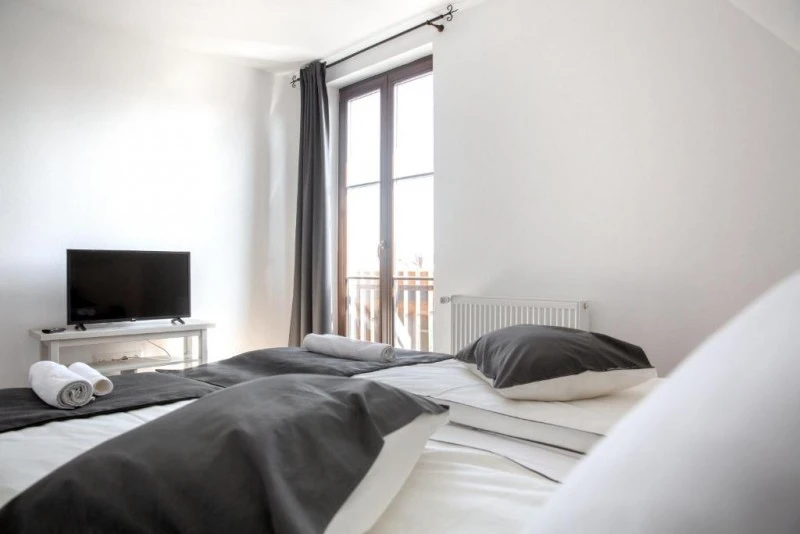 Joseni Cazare | Motel (K1589-24) Imaginea poate fi supusă drepturilor de autor. Se recomandă contactarea titularului drepturilor.