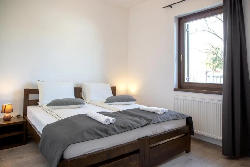 Joseni Cazare | Motel (K1589-33) Imaginea poate fi supusă drepturilor de autor. Se recomandă contactarea titularului drepturilor.