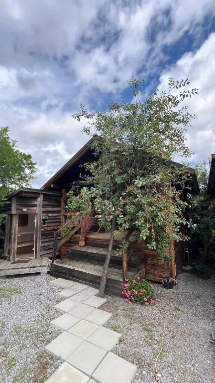 Joseni Cazare | Motel (K1589-52) Imaginea poate fi supusă drepturilor de autor. Se recomandă contactarea titularului drepturilor.