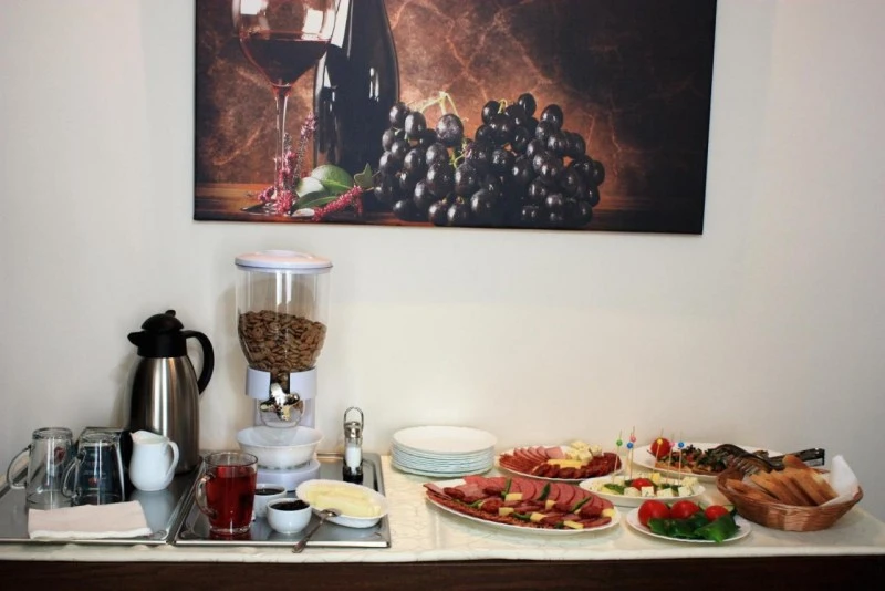 Deva Cazare | Pensiune (K1152-3) Imaginea poate fi supusă drepturilor de autor. Se recomandă contactarea titularului drepturilor. Deva Cazare | Pensiune (K1152-3) Imaginea poate fi supusă drepturilor de autor. Se recomandă contactarea titularului drepturilor.