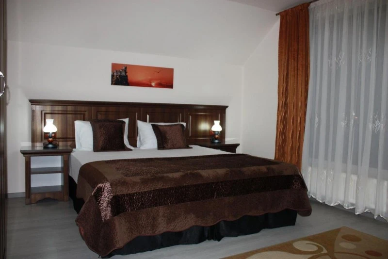 Déva Szállás | Motel (K1152-54) A kép szerzői jogvédelem alatt állhat. Javasolt a kapcsolatfelvétel a jog tulajdonossal.