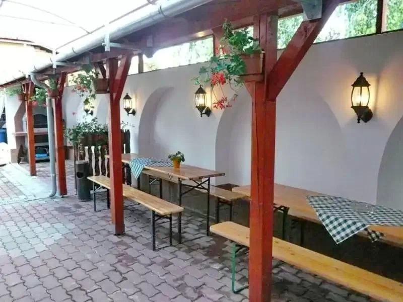 Jula Cazare | Sat de vacanță (K0061-2) Imaginea poate fi supusă drepturilor de autor. Se recomandă contactarea titularului drepturilor.