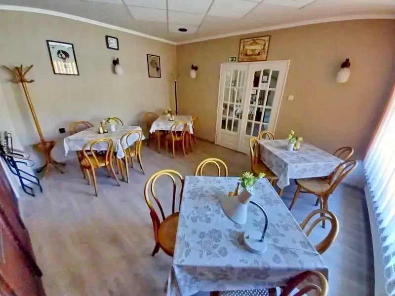 Gyula Szállás | Üdülőfalu (K0061-12) A kép szerzői jogvédelem alatt állhat. Javasolt a kapcsolatfelvétel a jog tulajdonossal.