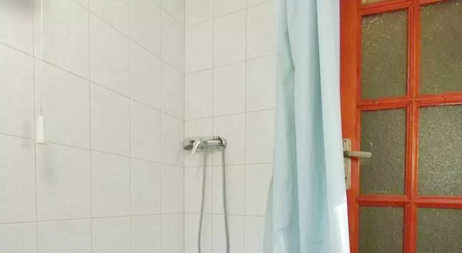 Jula Cazare | Sat de vacanță (K0061-18) Imaginea poate fi supusă drepturilor de autor. Se recomandă contactarea titularului drepturilor.