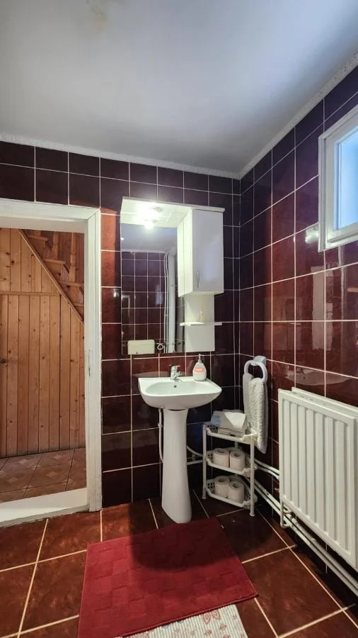 Valea Boga Cazare | Motel (K0052-10) Imaginea poate fi supusă drepturilor de autor. Se recomandă contactarea titularului drepturilor.