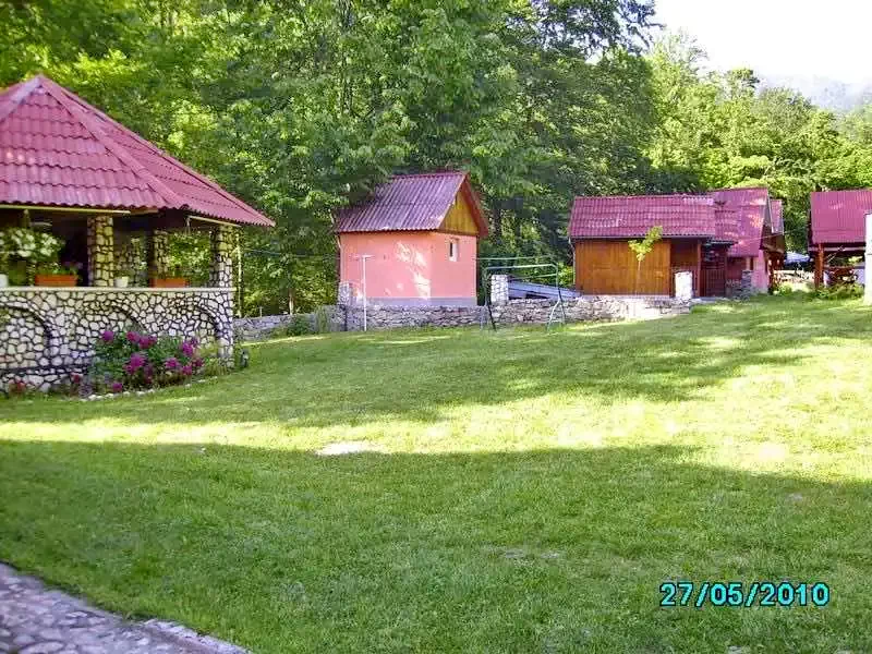 Valea Boga Cazare | Motel (K0052-36) Imaginea poate fi supusă drepturilor de autor. Se recomandă contactarea titularului drepturilor.