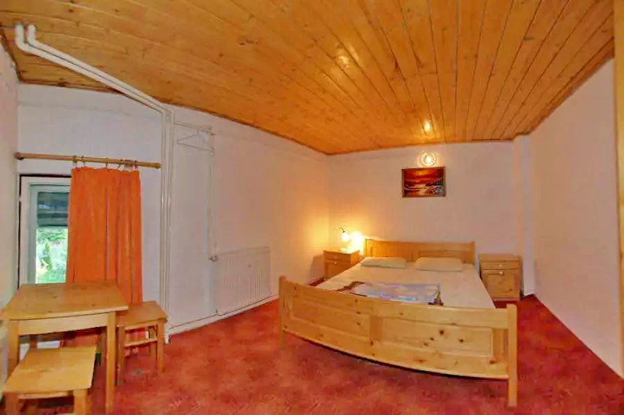 Boga Völgye Szállás | Motel (K0054-9) A kép szerzői jogvédelem alatt állhat. Javasolt a kapcsolatfelvétel a jog tulajdonossal.