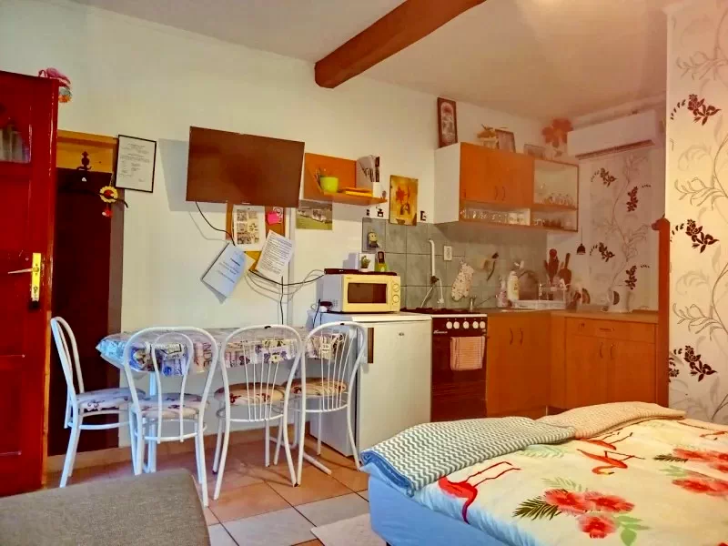  Cazare | Bungalow (K0238-25) Imaginea poate fi supusă drepturilor de autor. Se recomandă contactarea titularului drepturilor.