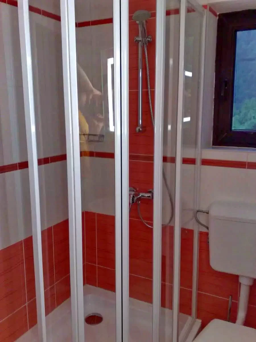 Valea Boga Cazare | Motel (K0447-15) Imaginea poate fi supusă drepturilor de autor. Se recomandă contactarea titularului drepturilor.