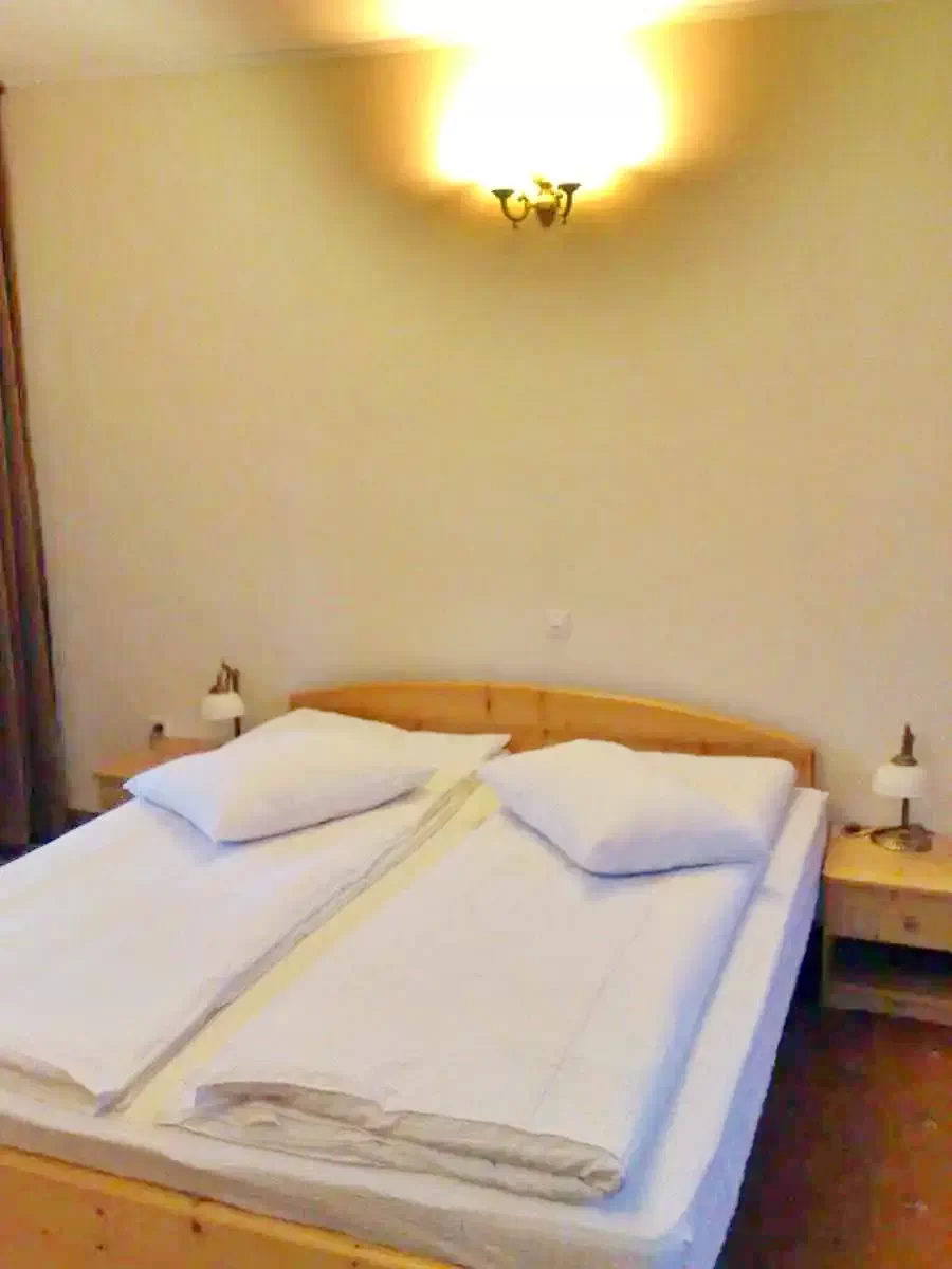 Valea Boga Cazare | Motel (K0447-24) Imaginea poate fi supusă drepturilor de autor. Se recomandă contactarea titularului drepturilor.