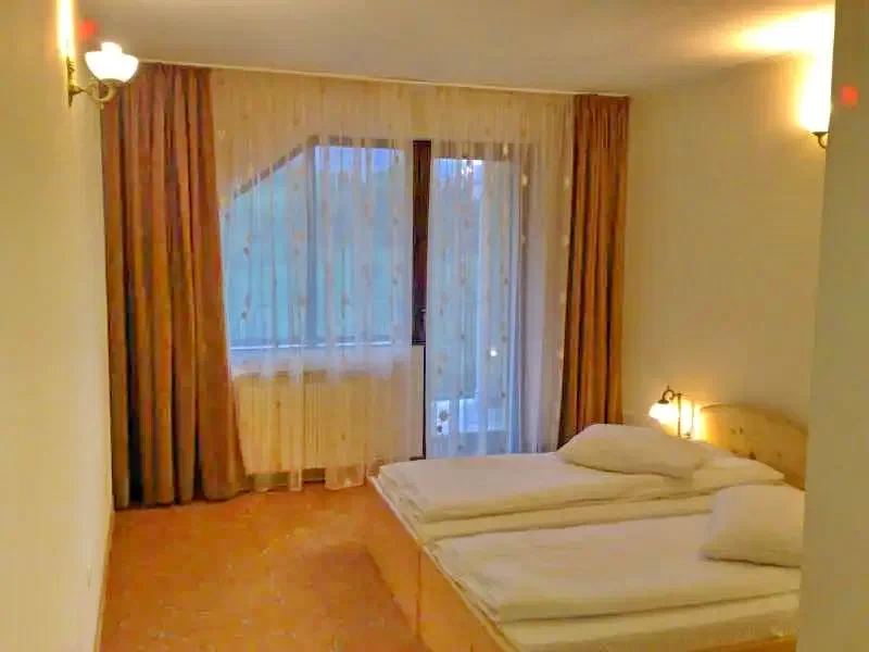 Valea Boga Cazare | Motel (K0447-40) Imaginea poate fi supusă drepturilor de autor. Se recomandă contactarea titularului drepturilor.