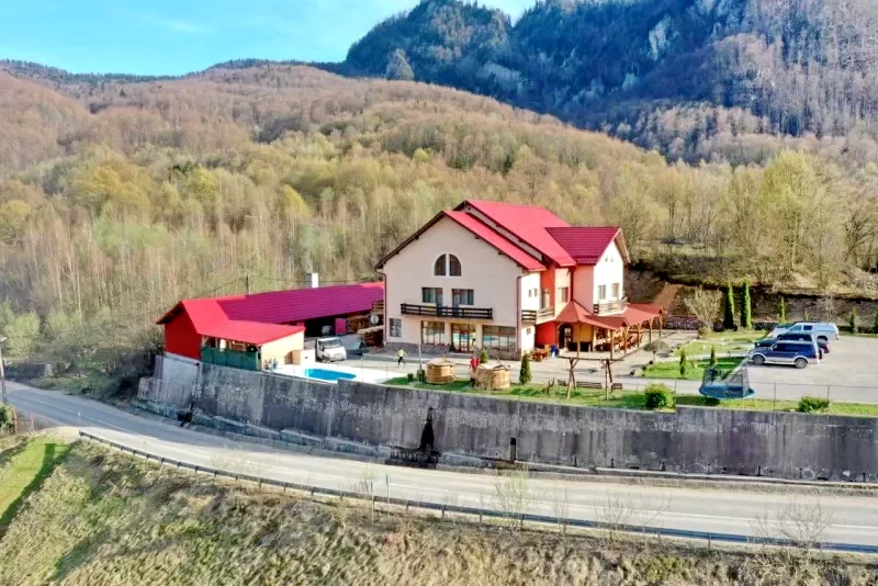 Valea Boga Cazare | Motel (K0928-12) Imaginea poate fi supusă drepturilor de autor. Se recomandă contactarea titularului drepturilor.