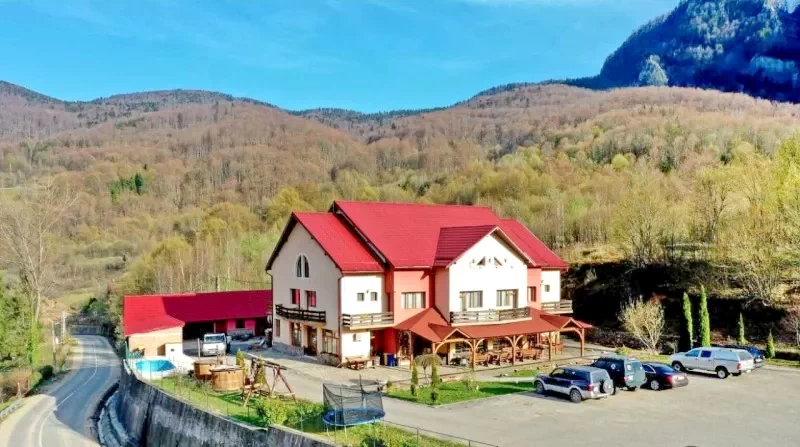 Valea Boga Cazare | Motel (K0928-34) Imaginea poate fi supusă drepturilor de autor. Se recomandă contactarea titularului drepturilor.