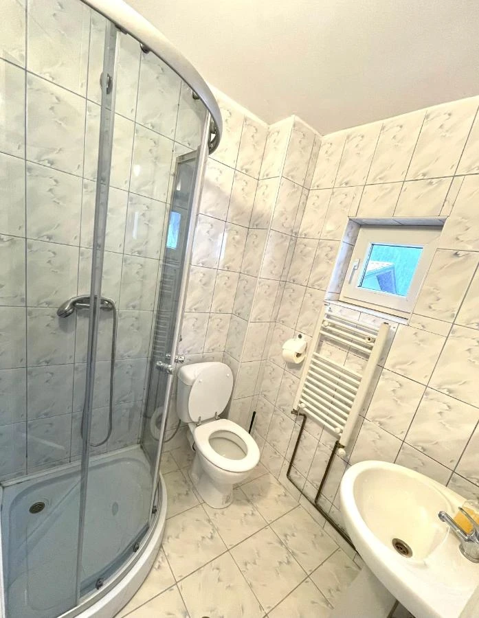 Valea Boga Cazare | Motel (K0930-15) Imaginea poate fi supusă drepturilor de autor. Se recomandă contactarea titularului drepturilor.