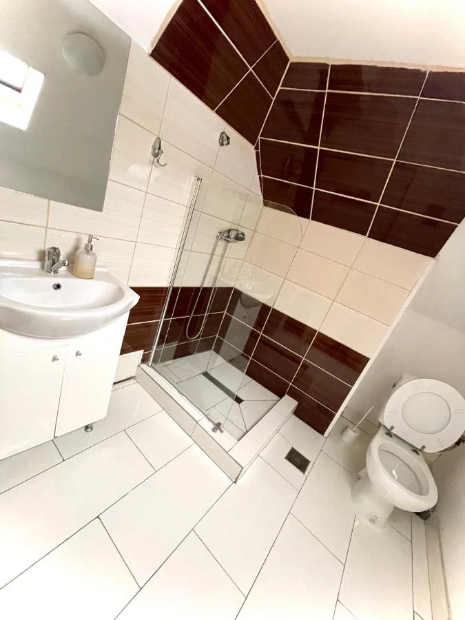 Boga Völgye Szállás | Motel (K0930-22) A kép szerzői jogvédelem alatt állhat. Javasolt a kapcsolatfelvétel a jog tulajdonossal.