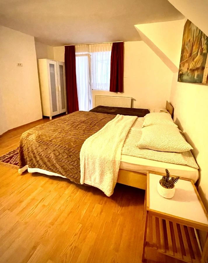 Valea Boga Cazare | Pensiune (K0930-41) Imaginea poate fi supusă drepturilor de autor. Se recomandă contactarea titularului drepturilor. Valea Boga Cazare | Pensiune (K0930-41) Imaginea poate fi supusă drepturilor de autor. Se recomandă contactarea titularului drepturilor.