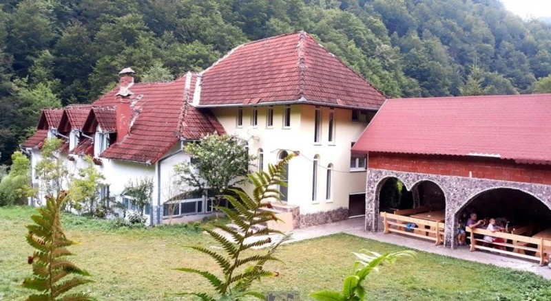 Valea Boga Cazare | Motel (K0930-65) Imaginea poate fi supusă drepturilor de autor. Se recomandă contactarea titularului drepturilor.