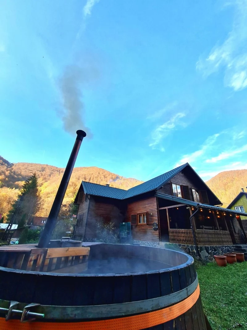 Valea Boga Cazare | Cabană (K1146-2) Imaginea poate fi supusă drepturilor de autor. Se recomandă contactarea titularului drepturilor. Valea Boga Cazare | Cabană (K1146-2) Imaginea poate fi supusă drepturilor de autor. Se recomandă contactarea titularului drepturilor.