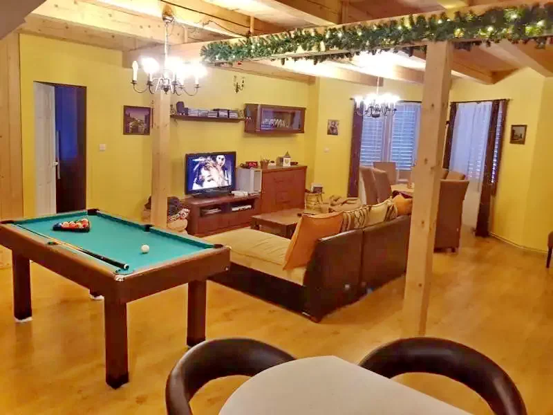 Boga Völgye Szállás | Üdülőfalu (K1146-6) A kép szerzői jogvédelem alatt állhat. Javasolt a kapcsolatfelvétel a jog tulajdonossal.