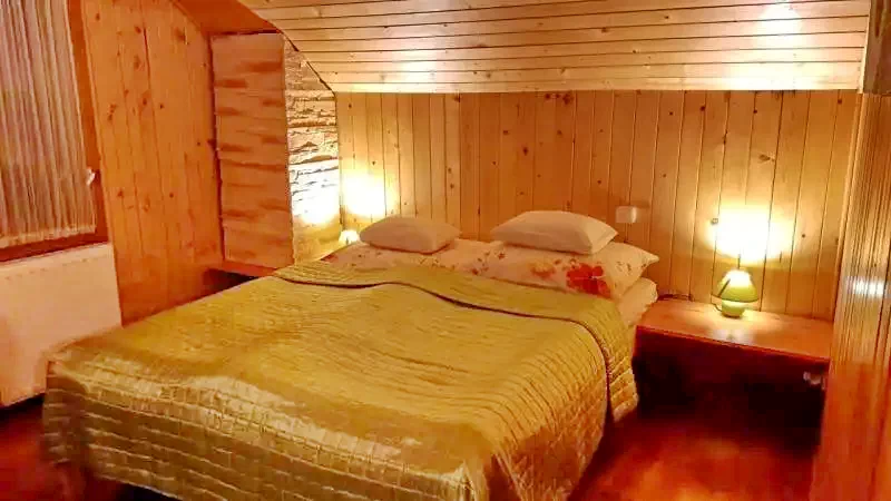 Valea Boga Cazare | Cabană (K1146-15) Imaginea poate fi supusă drepturilor de autor. Se recomandă contactarea titularului drepturilor. Valea Boga Cazare | Cabană (K1146-15) Imaginea poate fi supusă drepturilor de autor. Se recomandă contactarea titularului drepturilor.