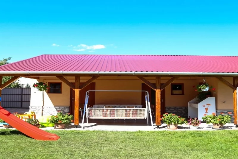  Cazare | Sat de vacanță (K0815-6) Imaginea poate fi supusă drepturilor de autor. Se recomandă contactarea titularului drepturilor.