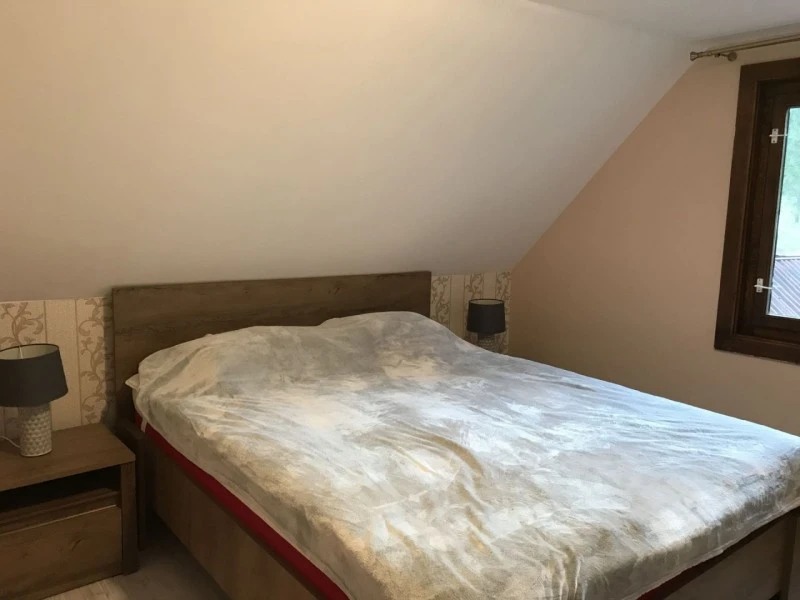 Valea Boga Cazare | Cabană (K1519-52) Imaginea poate fi supusă drepturilor de autor. Se recomandă contactarea titularului drepturilor. Valea Boga Cazare | Cabană (K1519-52) Imaginea poate fi supusă drepturilor de autor. Se recomandă contactarea titularului drepturilor.