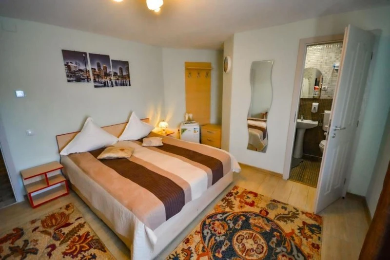 Déva Szállás | Motel (K0574-21) A kép szerzői jogvédelem alatt állhat. Javasolt a kapcsolatfelvétel a jog tulajdonossal.