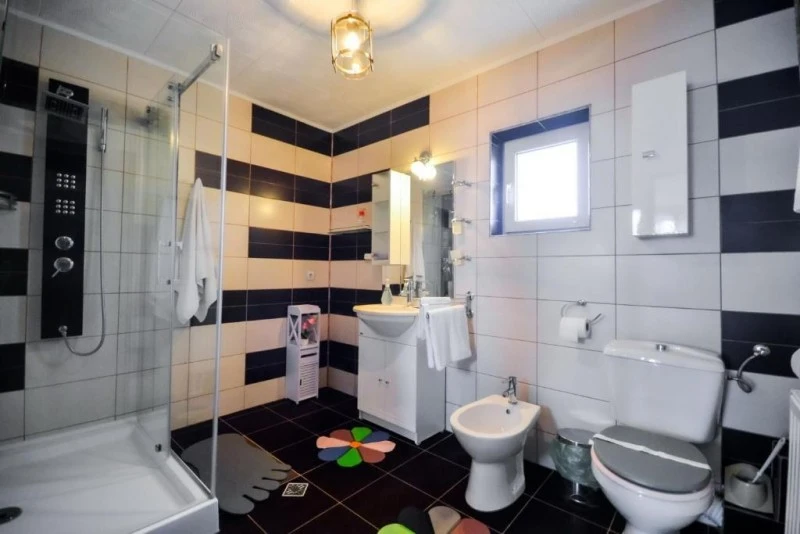 Déva Szállás | Motel (K0574-23) A kép szerzői jogvédelem alatt állhat. Javasolt a kapcsolatfelvétel a jog tulajdonossal.