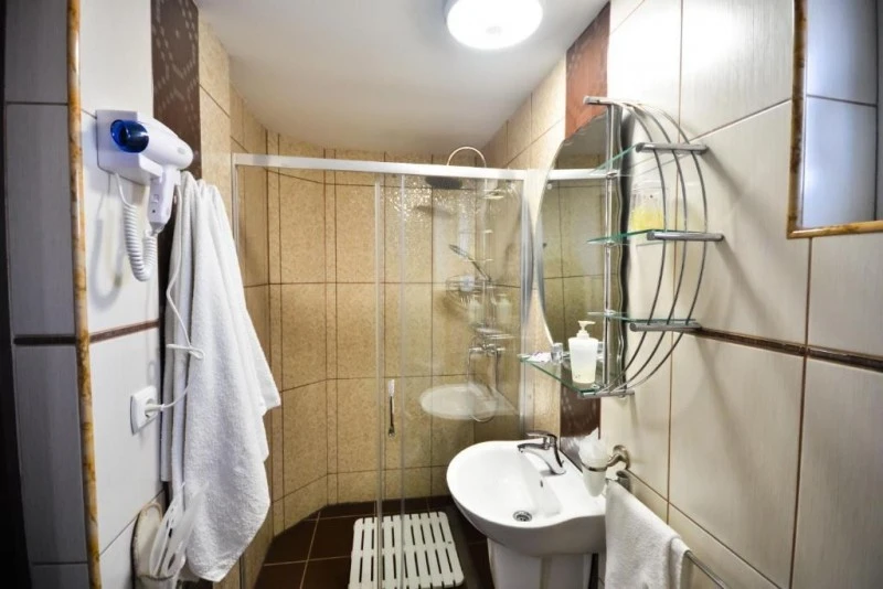 Déva Szállás | Motel (K0574-33) A kép szerzői jogvédelem alatt állhat. Javasolt a kapcsolatfelvétel a jog tulajdonossal.