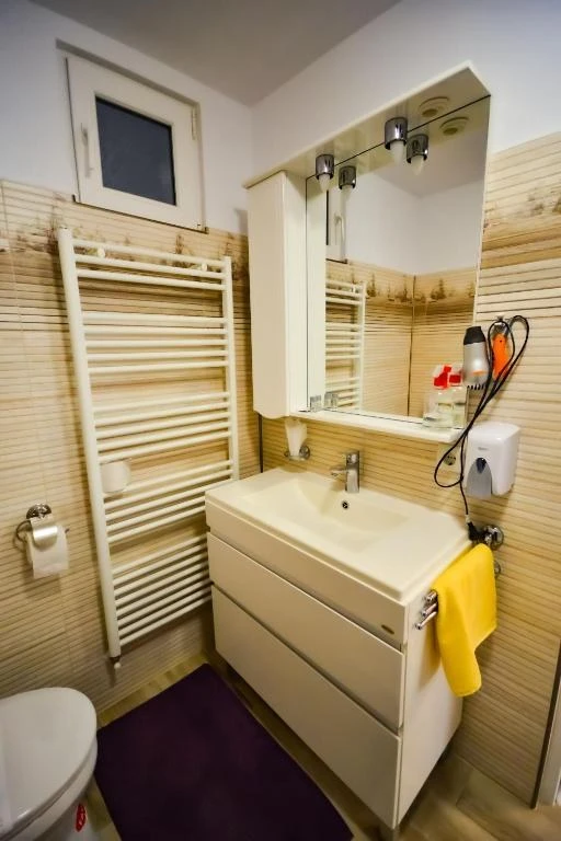 Déva Szállás | Motel (K0574-37) A kép szerzői jogvédelem alatt állhat. Javasolt a kapcsolatfelvétel a jog tulajdonossal.