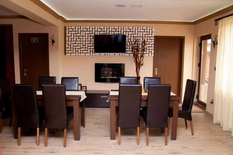 Târgu Mureș Cazare | Motel (K0132-4) Imaginea poate fi supusă drepturilor de autor. Se recomandă contactarea titularului drepturilor.