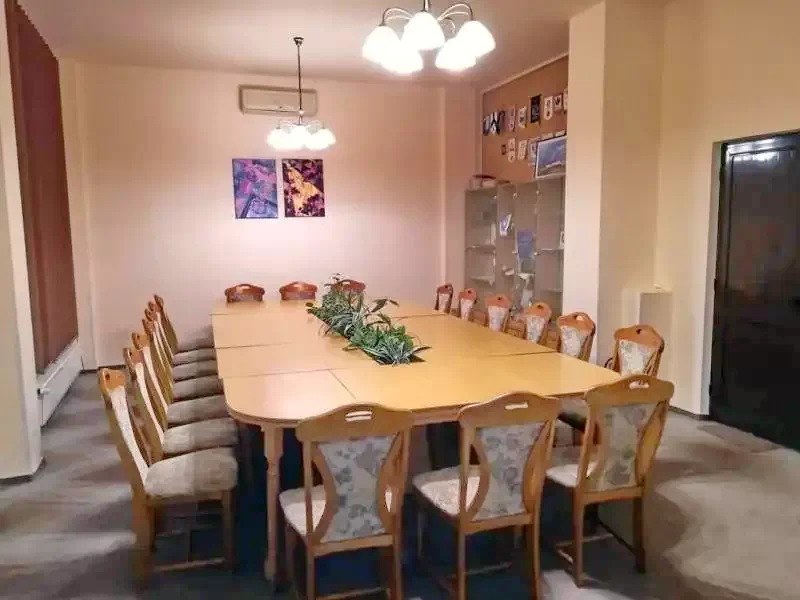 Târgu Mureș Cazare | Pensiune turistică (K1345-5) Imaginea poate fi supusă drepturilor de autor. Se recomandă contactarea titularului drepturilor.