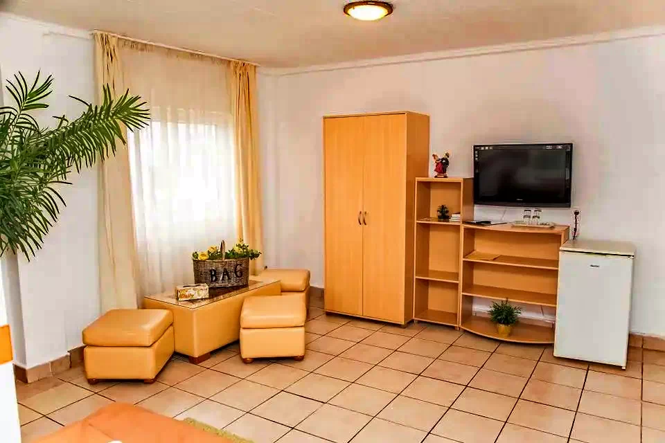 Marosvásárhely Szállás | Motel (K1385-31) A kép szerzői jogvédelem alatt állhat. Javasolt a kapcsolatfelvétel a jog tulajdonossal.