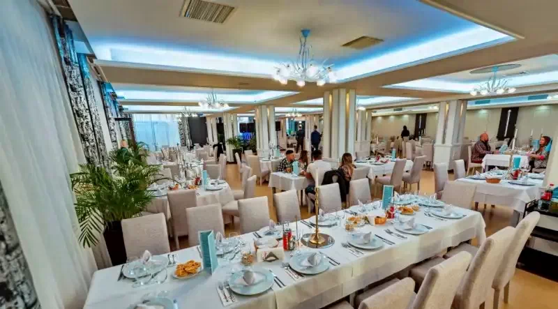 Marosvásárhely Szállás | Hotel*** (K1405-11) A kép szerzői jogvédelem alatt állhat. Javasolt a kapcsolatfelvétel a jog tulajdonossal. Marosvásárhely Szállás | Hotel*** (K1405-11) A kép szerzői jogvédelem alatt állhat. Javasolt a kapcsolatfelvétel a jog tulajdonossal.