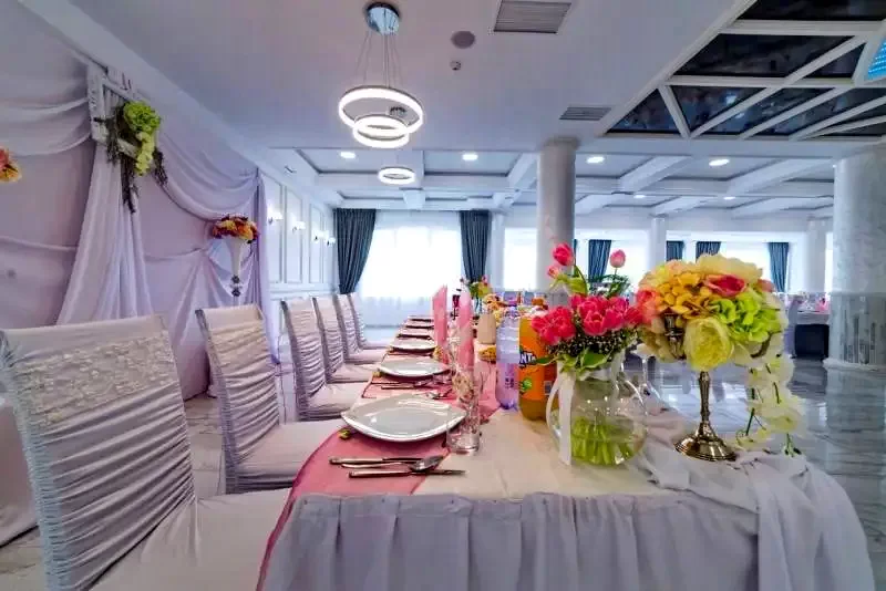 Târgu Mureș Cazare | Hotel**** (K1348-3) Imaginea poate fi supusă drepturilor de autor. Se recomandă contactarea titularului drepturilor.