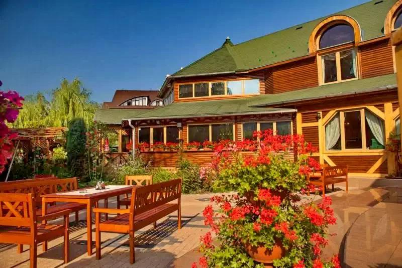 Târgu Mureș Cazare | Hotel**** (K1348-20) Imaginea poate fi supusă drepturilor de autor. Se recomandă contactarea titularului drepturilor.