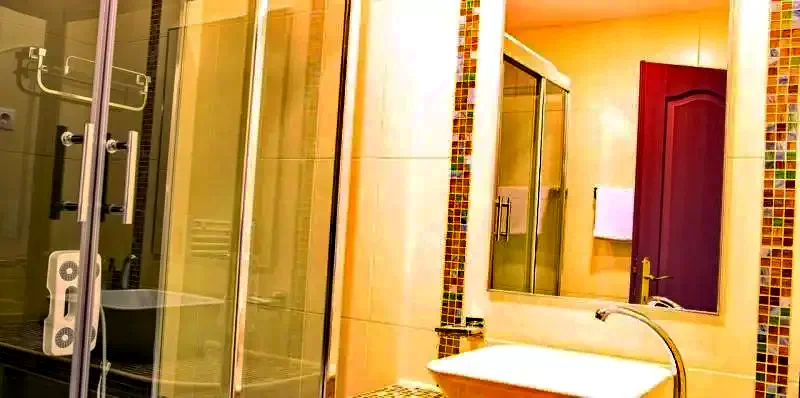 Marosvásárhely Szállás | Hotel**** (K1348-38) A kép szerzői jogvédelem alatt állhat. Javasolt a kapcsolatfelvétel a jog tulajdonossal.