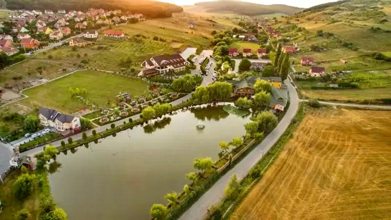 Târgu Mureș Cazare | Hotel**** (K1348-61) Imaginea poate fi supusă drepturilor de autor. Se recomandă contactarea titularului drepturilor.