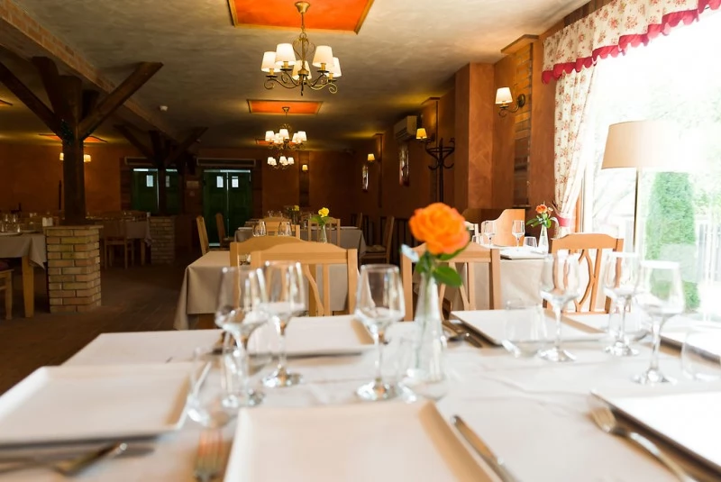 Târgu Mureș Cazare | Motel (K1448-5) Imaginea poate fi supusă drepturilor de autor. Se recomandă contactarea titularului drepturilor.