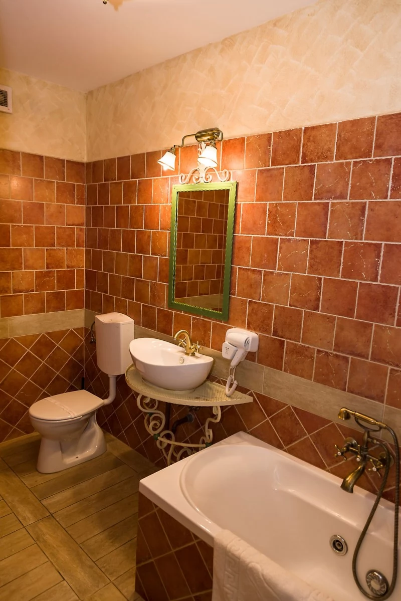 Târgu Mureș Cazare | Motel (K1448-19) Imaginea poate fi supusă drepturilor de autor. Se recomandă contactarea titularului drepturilor.