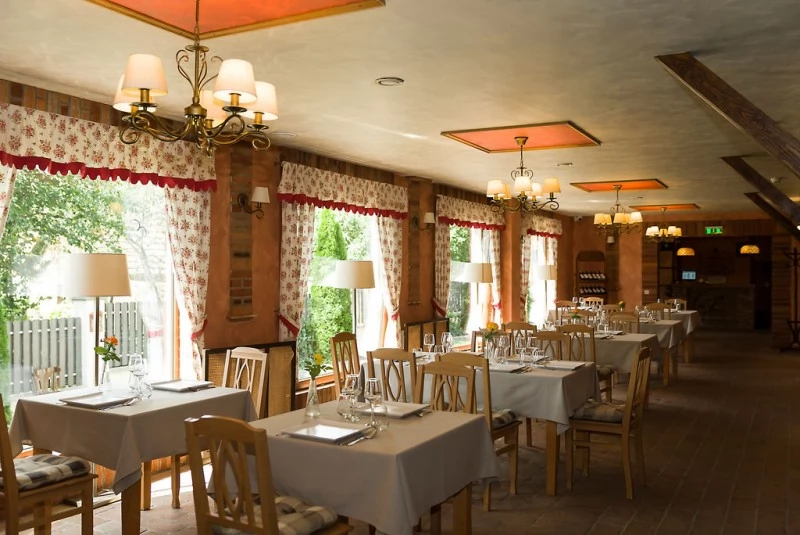 Târgu Mureș Cazare | Motel (K1448-32) Imaginea poate fi supusă drepturilor de autor. Se recomandă contactarea titularului drepturilor.