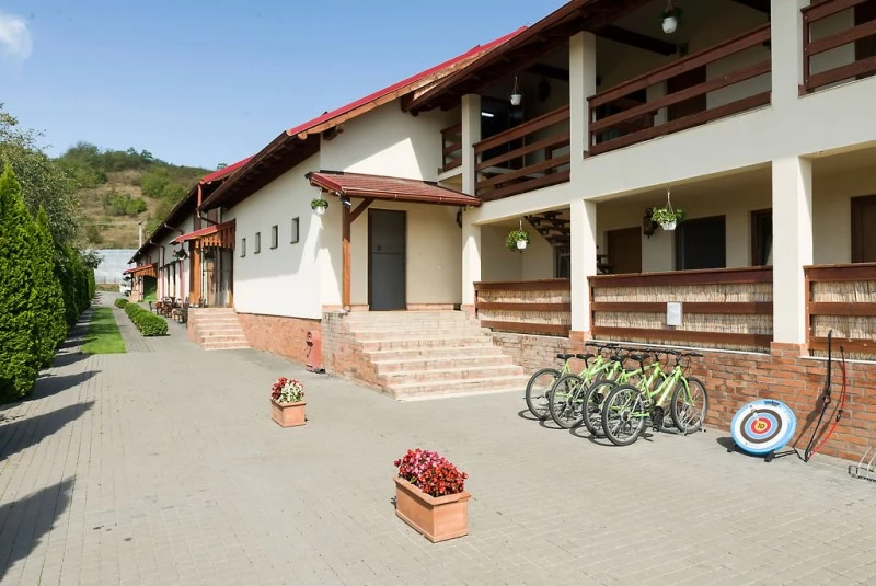 Târgu Mureș Cazare | Motel (K1448-38) Imaginea poate fi supusă drepturilor de autor. Se recomandă contactarea titularului drepturilor.