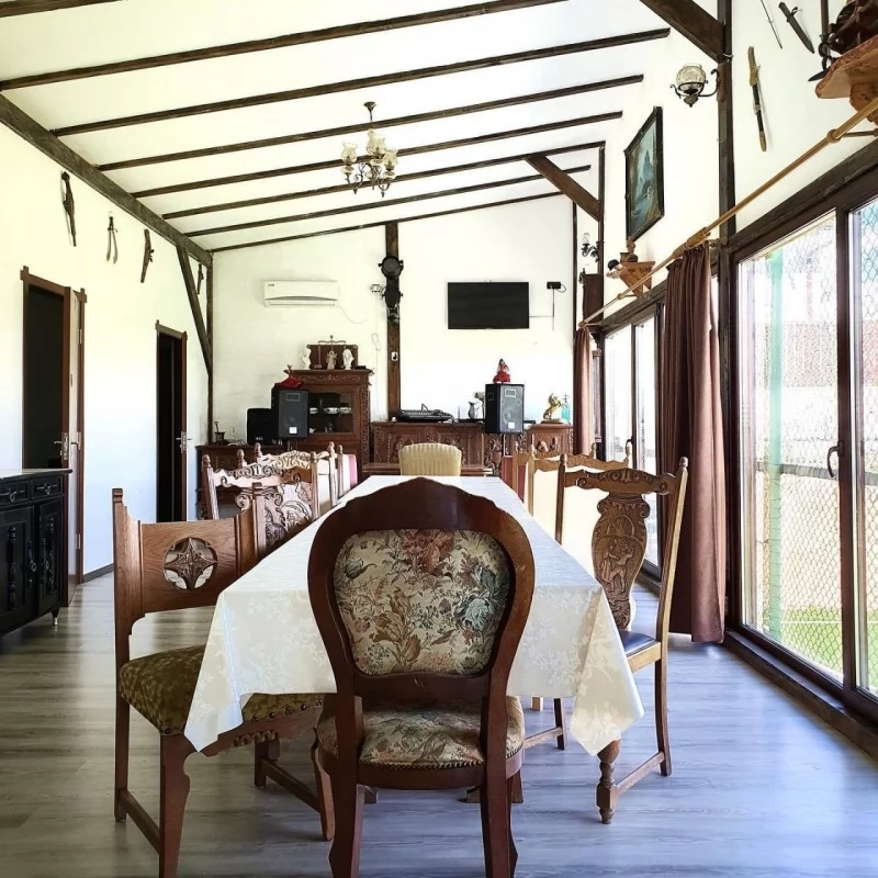 Târgu Mureș Cazare | Cabană (K1124-3) Imaginea poate fi supusă drepturilor de autor. Se recomandă contactarea titularului drepturilor.