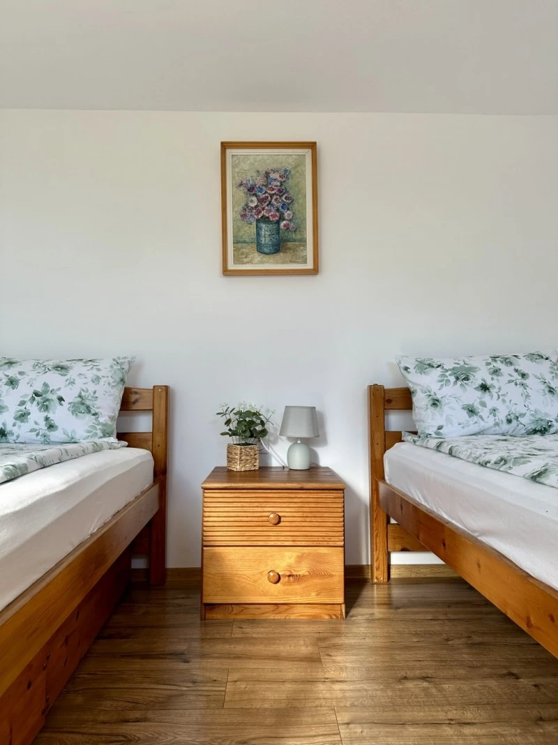 Târgu Mureș Cazare | Sat de vacanță (K1124-28) Imaginea poate fi supusă drepturilor de autor. Se recomandă contactarea titularului drepturilor.