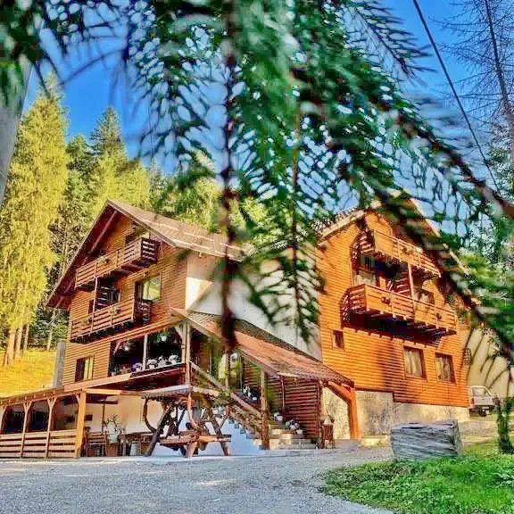 Ceahlău Cazare | Motel (K0688-6) Imaginea poate fi supusă drepturilor de autor. Se recomandă contactarea titularului drepturilor.