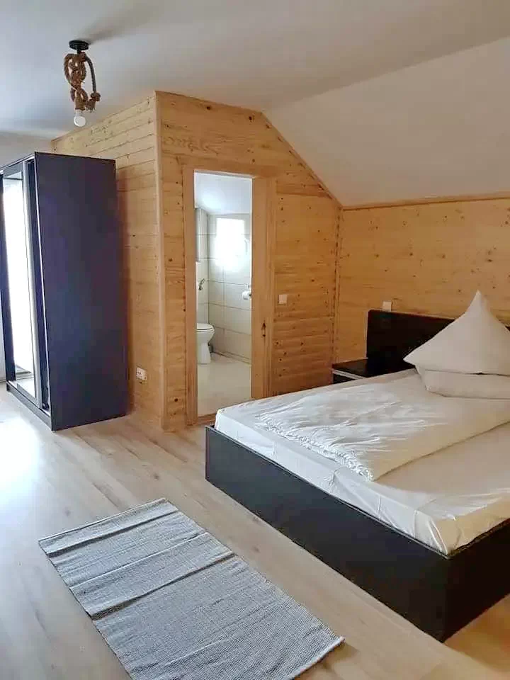 Csalhó Szállás | Motel (K0688-19) A kép szerzői jogvédelem alatt állhat. Javasolt a kapcsolatfelvétel a jog tulajdonossal.