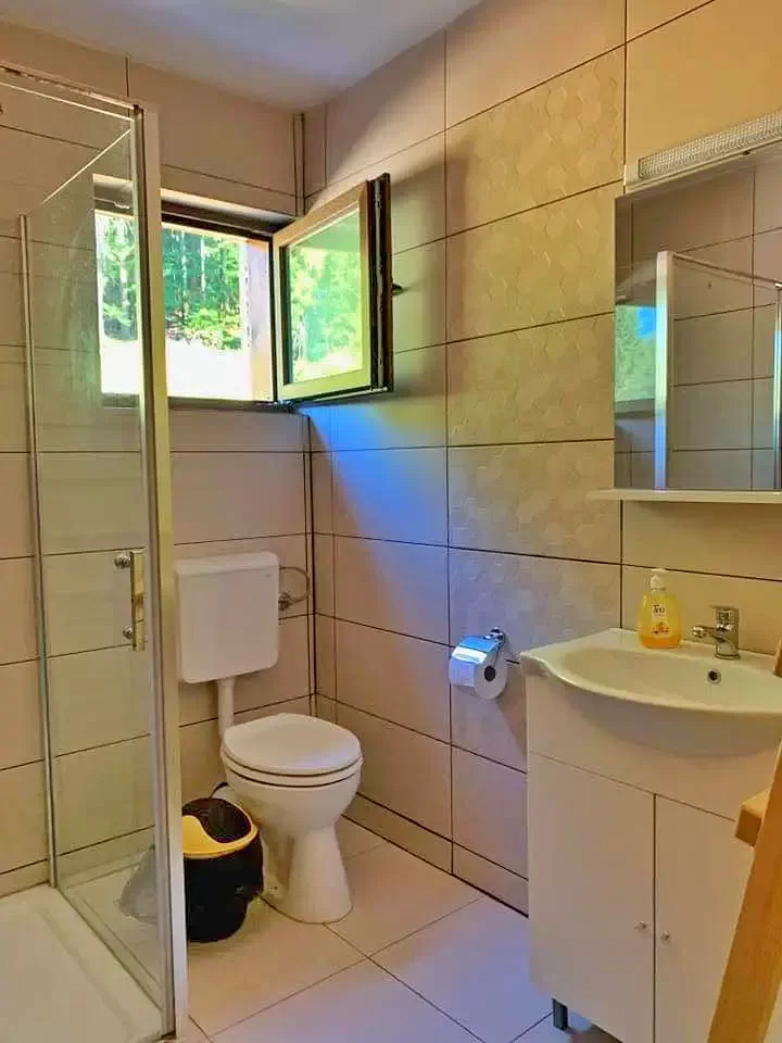 Csalhó Szállás | Motel (K0688-23) A kép szerzői jogvédelem alatt állhat. Javasolt a kapcsolatfelvétel a jog tulajdonossal.