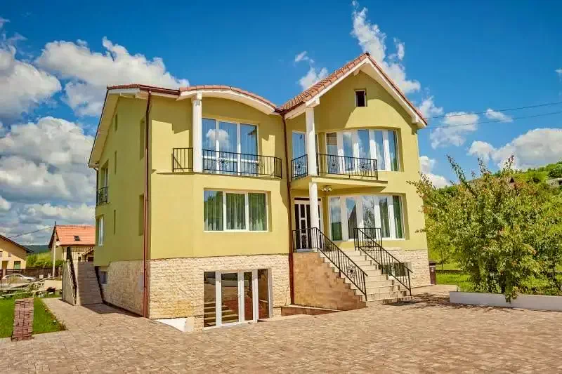 Marosvásárhely Szállás | Villa (K1132-9) A kép szerzői jogvédelem alatt állhat. Javasolt a kapcsolatfelvétel a jog tulajdonossal.