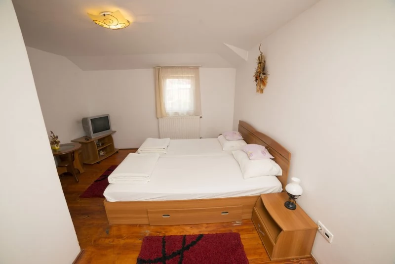 Marosvásárhely Szállás | Motel (K0699-6) A kép szerzői jogvédelem alatt állhat. Javasolt a kapcsolatfelvétel a jog tulajdonossal.