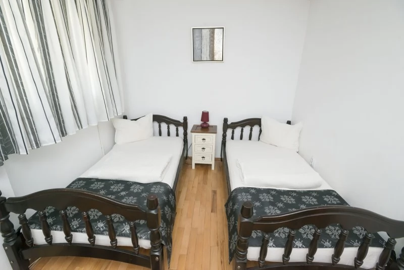 Târgu Mureș Cazare | Motel (K0699-7) Imaginea poate fi supusă drepturilor de autor. Se recomandă contactarea titularului drepturilor.